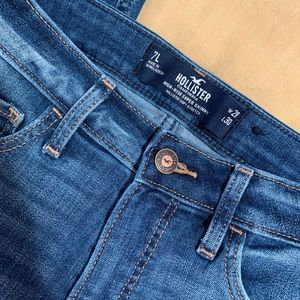 Size 7 HOLLISTER High- Rise Skinny Jeans